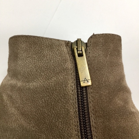 AQUATALIA Suede Tan Taupe Chelsea Side Zip Block Stacked Heel Boots Size 8 - Picture 13 of 14